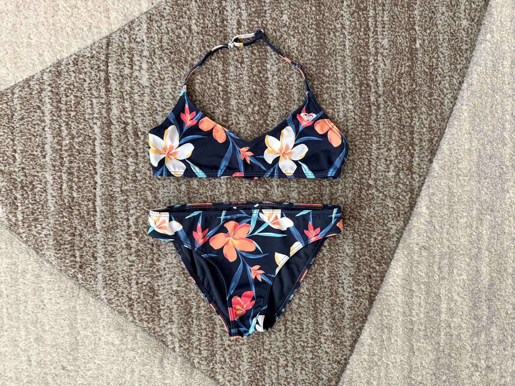 Roxy Costumi da bagno & Bikini: Badeanzug Roxy für Mädchen Gr.140 – Usato da Zürich venduto da Rolik123