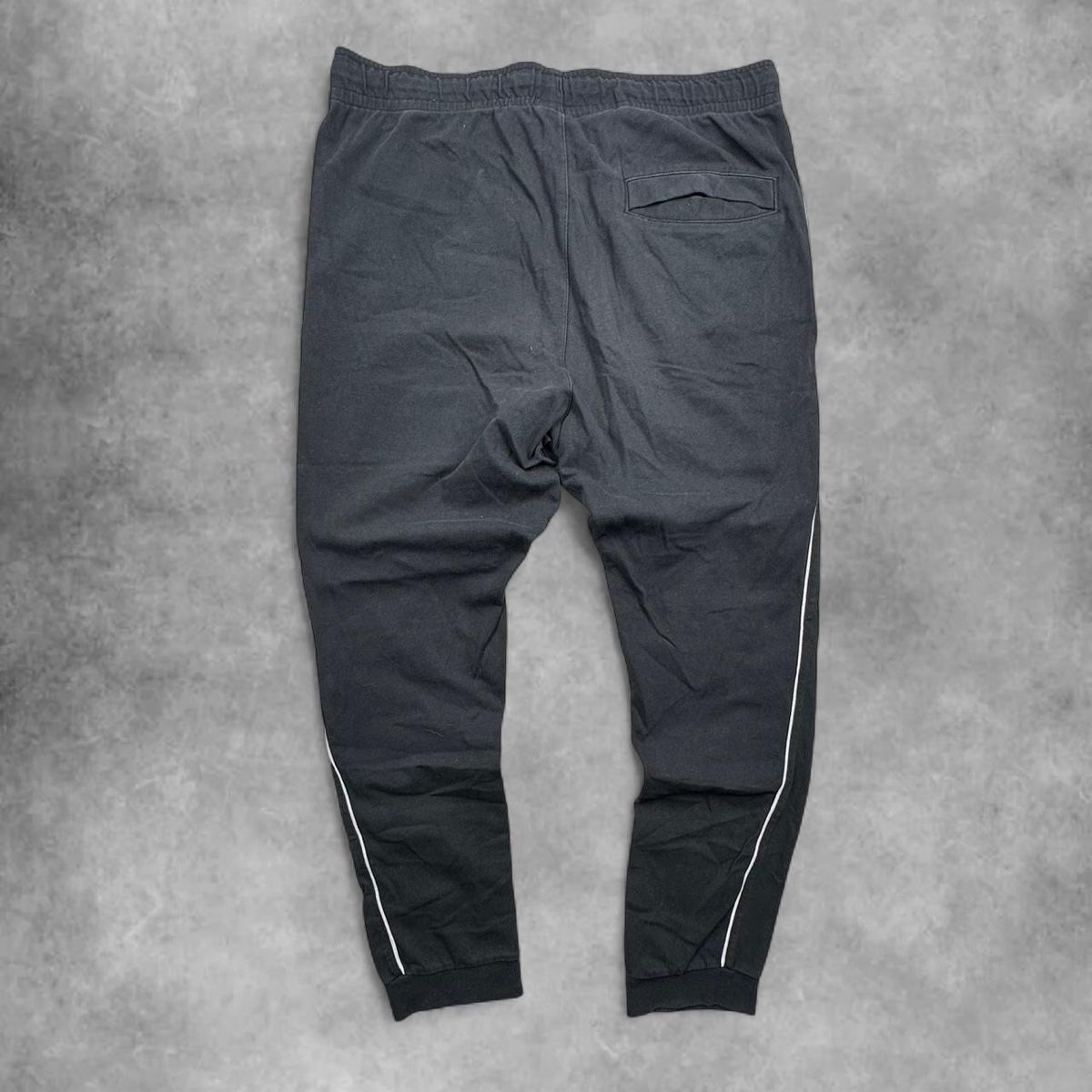 Completi, tute sportive e funzionali: Nike black tracksuit – Usato da Erlinsbach SO venduto da TogaResell 7