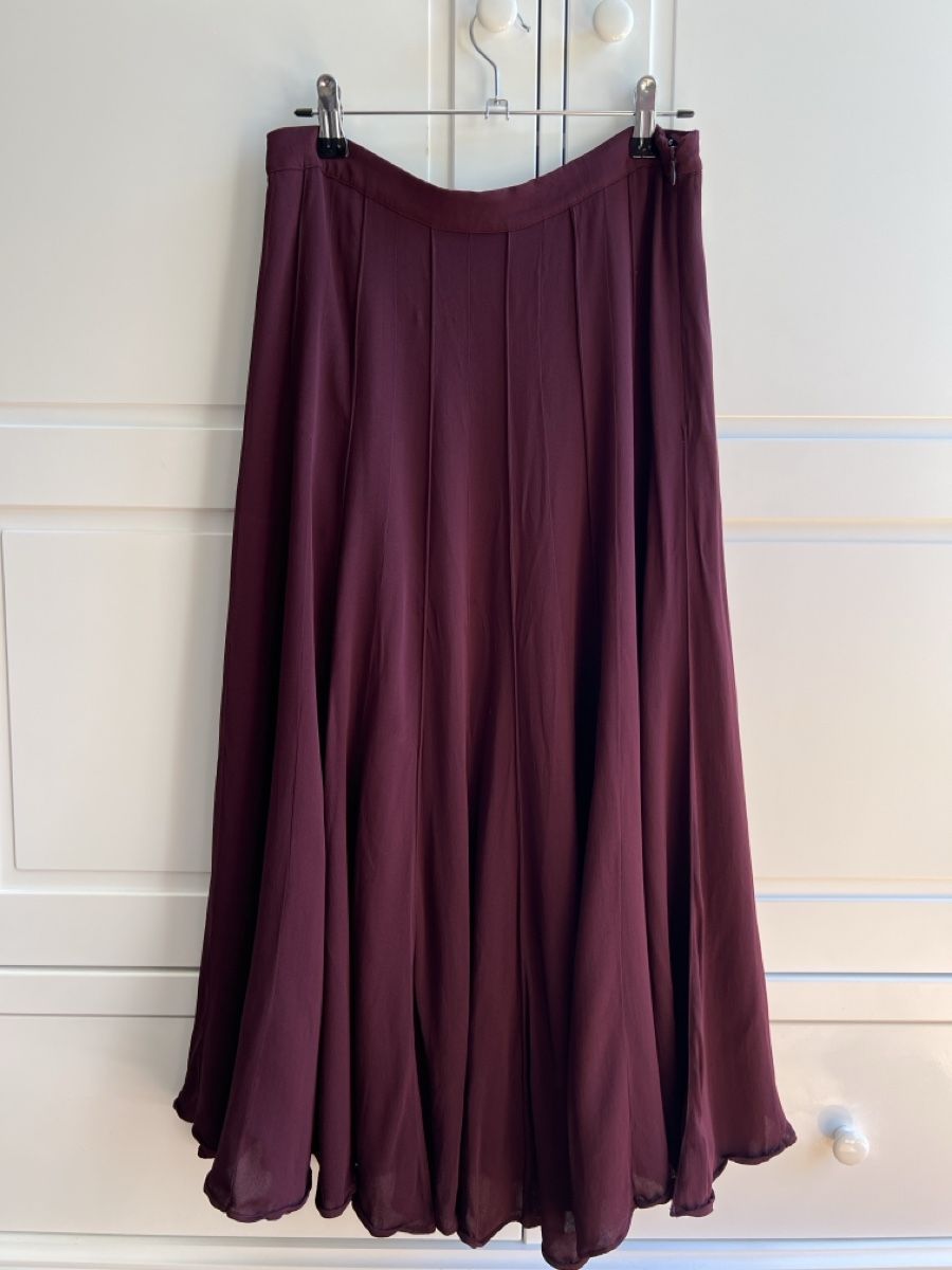 Massimo Dutti Gonne: Burgundy Massimo Dutti Skirt, Size 38, Fall Essential! – Usato da Adliswil venduto da youngbee