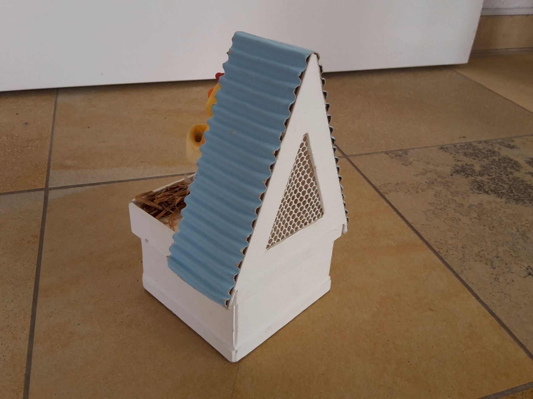 Tutte le decorazioni: 2tlg Osterdeko:Häuschen mit Huhn – Usato da Sempach venduto da Outletinoo 2