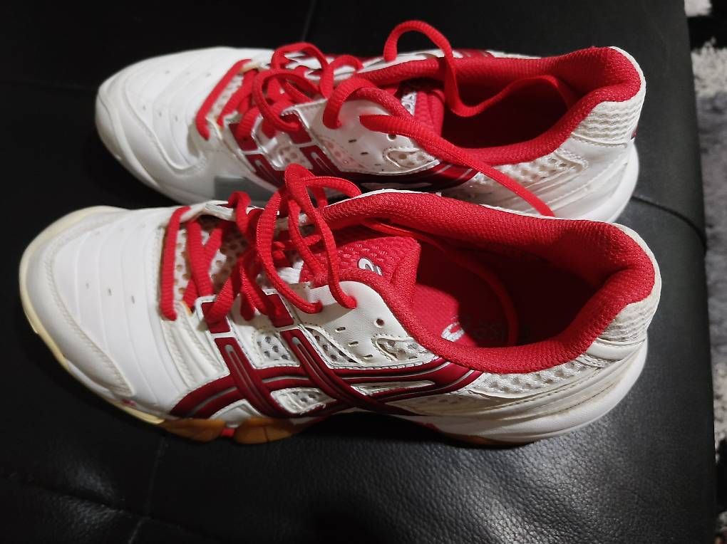 Chaussures femmes: Chaussures femme asics  – D'occasion à Lausanne par Gls_j 1