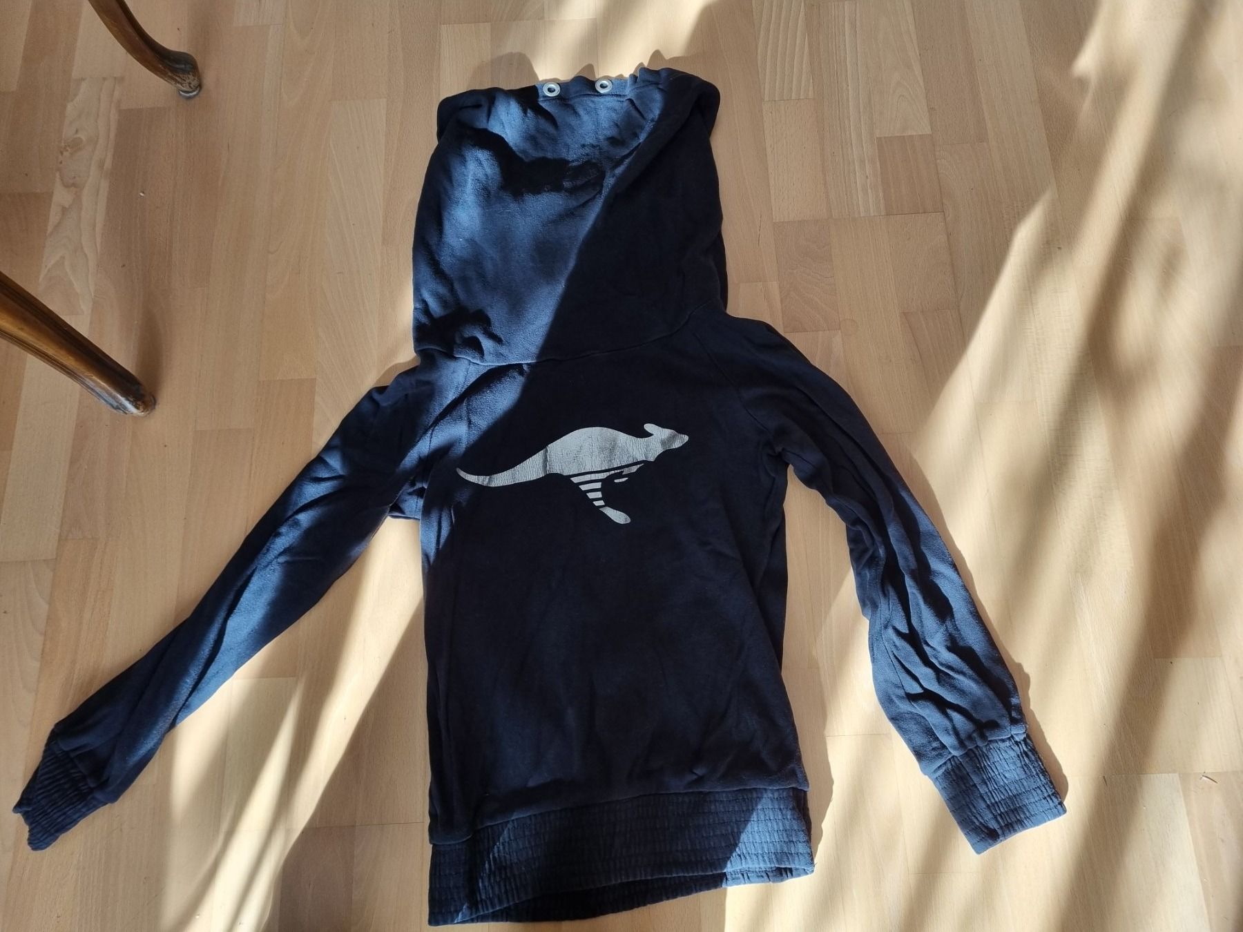 Maglioni & Felpe: Schwarzer Pullover von Kangaroos mit Känguruh, Grösse 36/38 – Usato da Spiegel b. Bern venduto da Vyolet