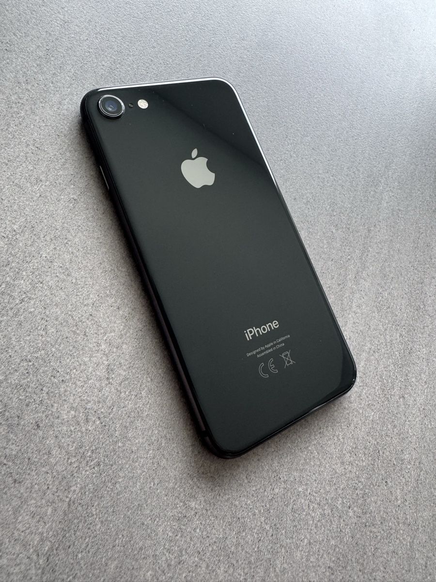 Apple Telefoni cellulari / Smartphones: iPhone 8 64GB  space grey – Usato da Beringen venduto da Newhome 1