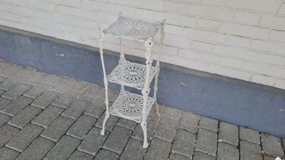 Schönes Eisenregal Shabby Vintage Regal Pflanzen Blumen Kaufen auf