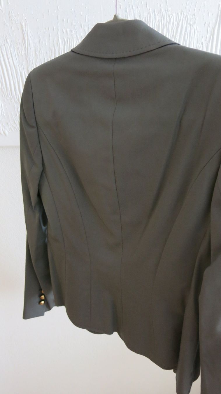 Escada Giacche: ESCADA Blazer – Nuovo (secondo la descrizione) da Lachen SZ venduto da artbyblondangel 2