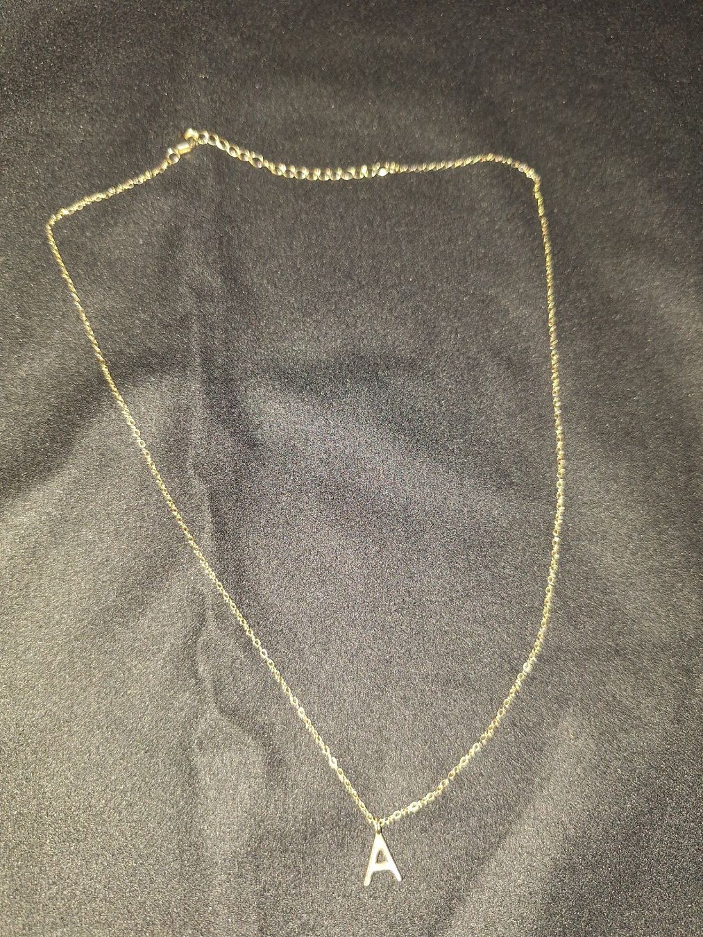 Catenine: Collier doré avec pendentif lettre A - Élégant et discret – Nuovo (secondo la descrizione) da Crans VD venduto da Yobia8