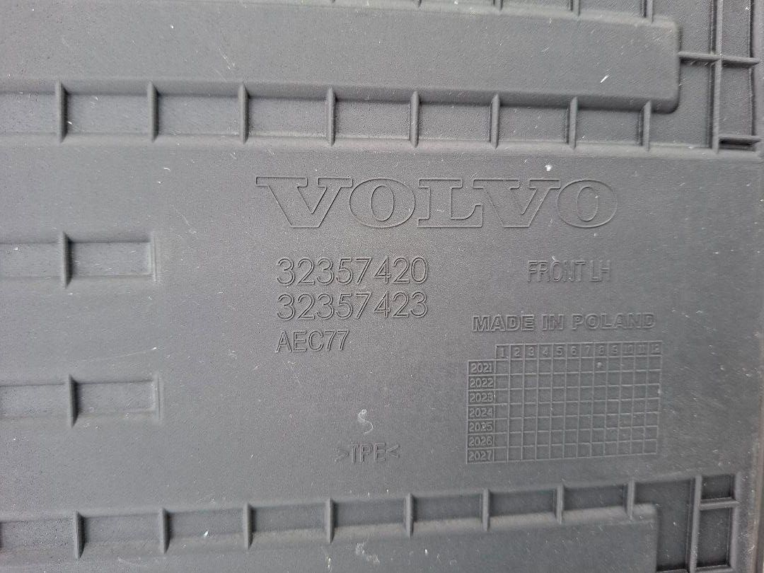 Volvo Tappeti & Tappetini: Allwettermatten Gummi Volvo XC60 – Usato da Udligenswil venduto da Leaside 2
