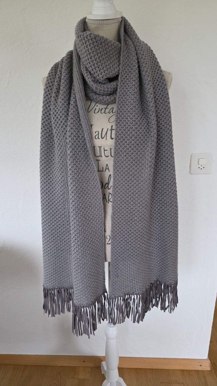 Foulard & Sciarpe: Exklusiver Strickschal von der Marke FFC – Nuovo (secondo la descrizione) da Schneisingen venduto da backstore24