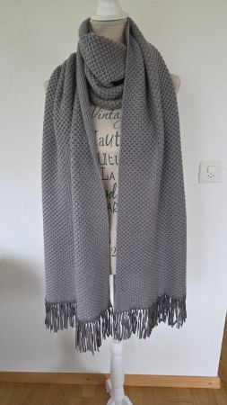 Exklusiver Strickschal von der Marke FFC