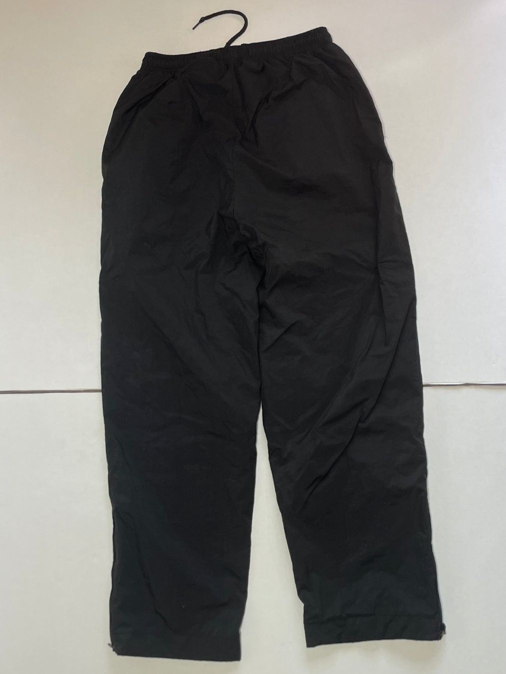 Adidas Pantaloni: Vintage Y2K adidas hose gr.S – Usato da Zürich venduto da le_souk 1
