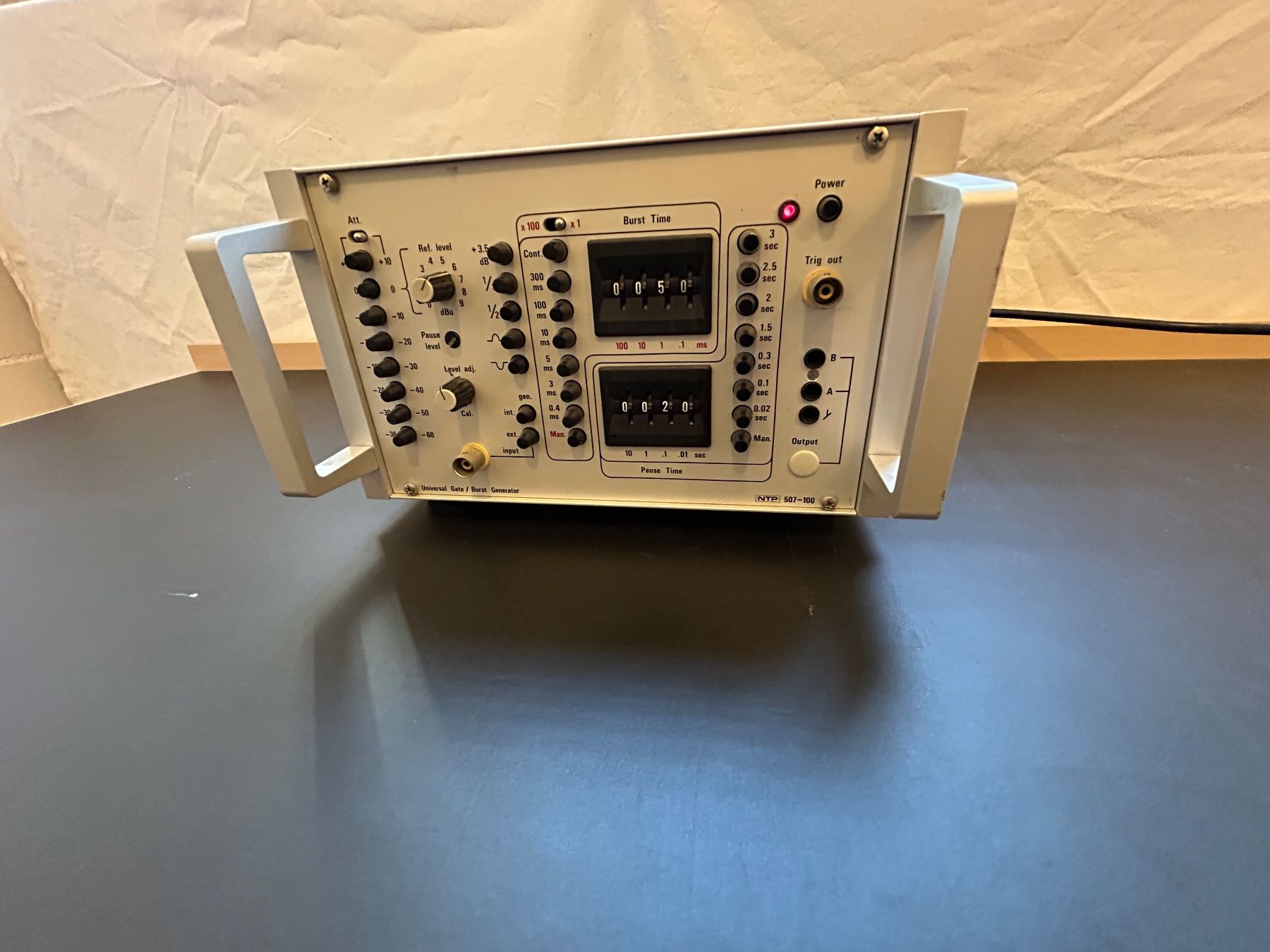 Stromgeneratoren: NTP 507-100 Universal Gate/Burst Generator gebraucht – Gebraucht aus Zürich von LuZ_8005 1