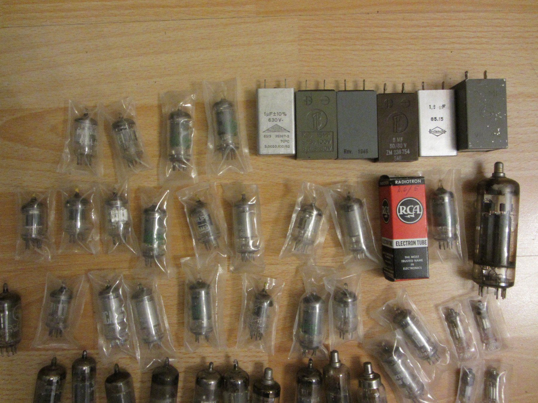 Componenti elettronici: Röhrenlampen verschiedene – Usato da Zürich venduto da bigboss 1