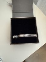 SWAROVSKI ARMREIF SILBERFARBEN MIT KRISTALLEN