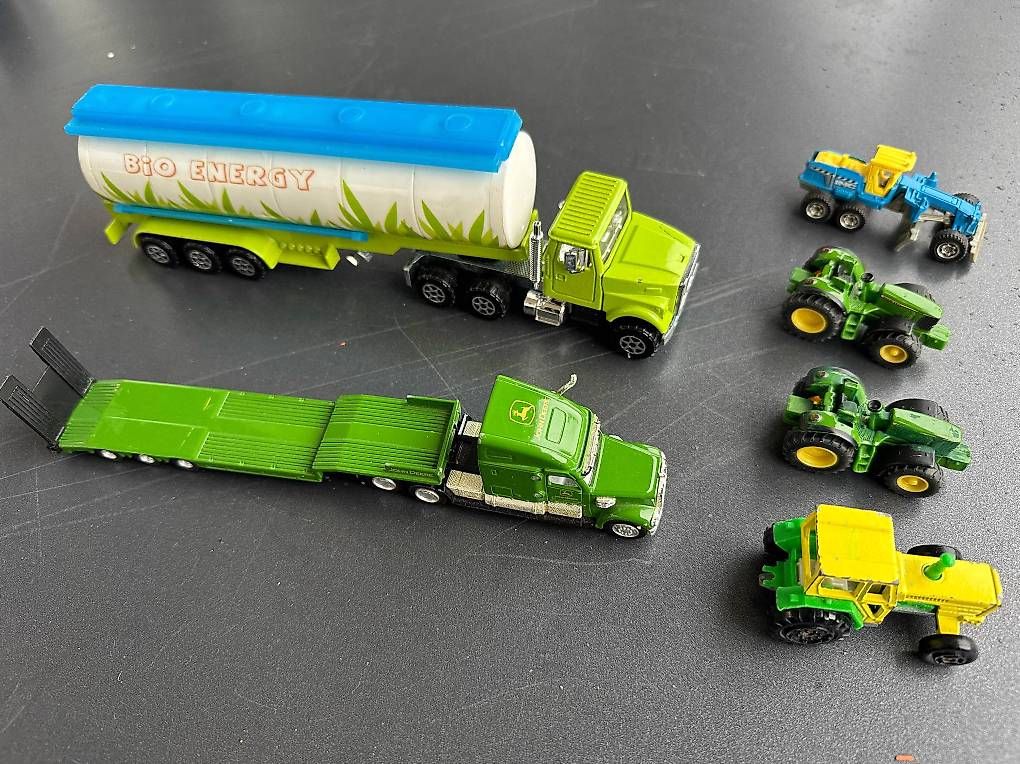 Kits de montage: 6 Camions ou Tracteurs – D'occasion à Petit-Lancy par vaj_1213