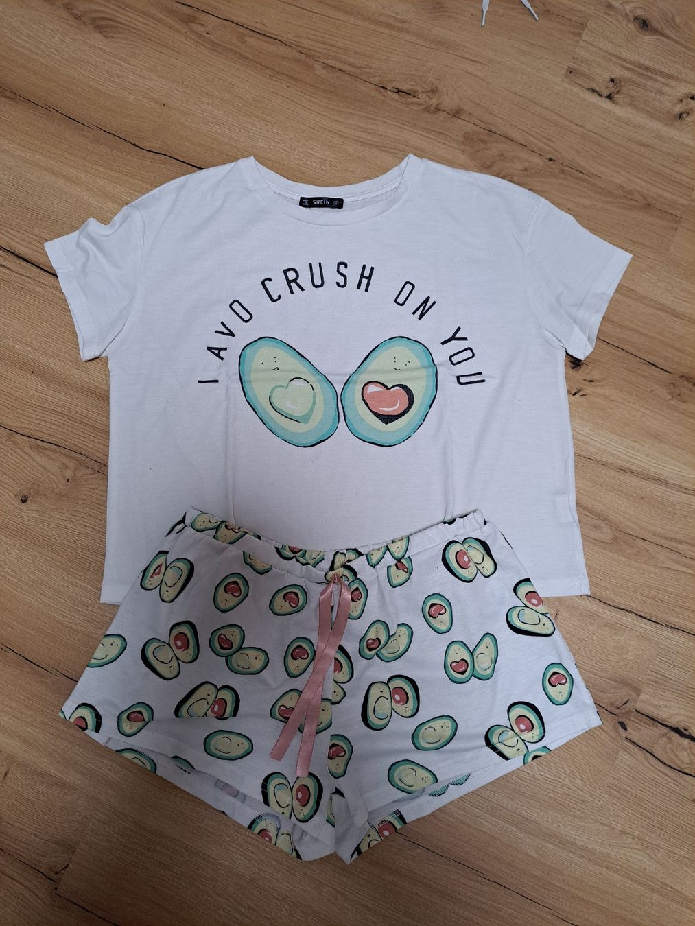 Shein Negligees & Pigiami: Avocado Pyjama Shorty, Grösse L – Usato da Oberdiessbach venduto da Noeusu