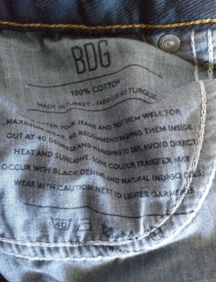 Urban Outfitters Jeans: Urban Outfitters Mom Jeans – Gebraucht aus Frauenfeld von RoseMaylie 7