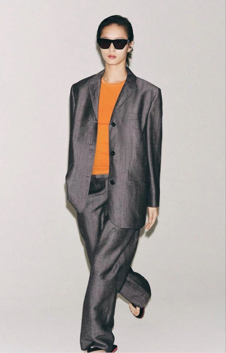 Vestes: Blazer grau mit Linen – Neuf avec emballage d'origine à Veyras par ValClasse