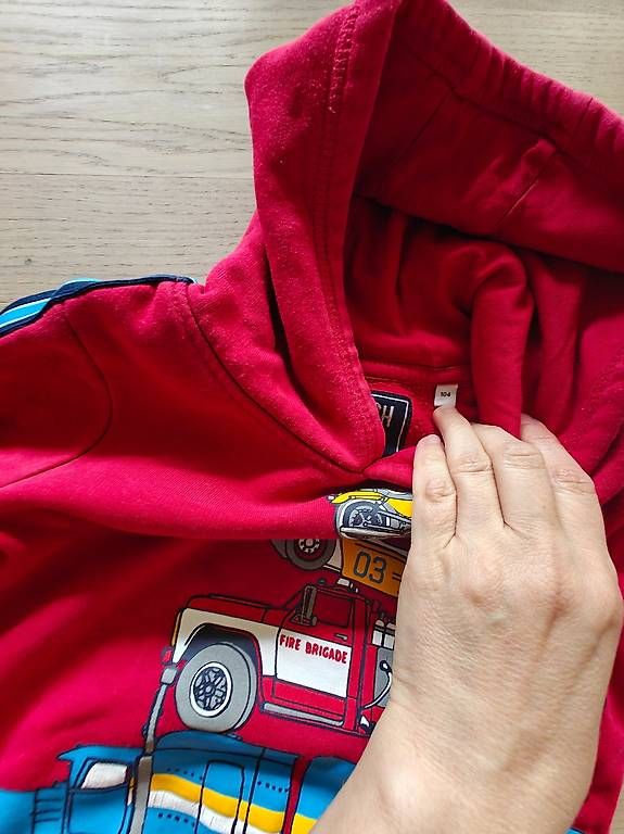 Pullover & Sweatshirts: Hoody Pullover Gr 104 – Gebraucht aus Zürich von ElizavetaT 1