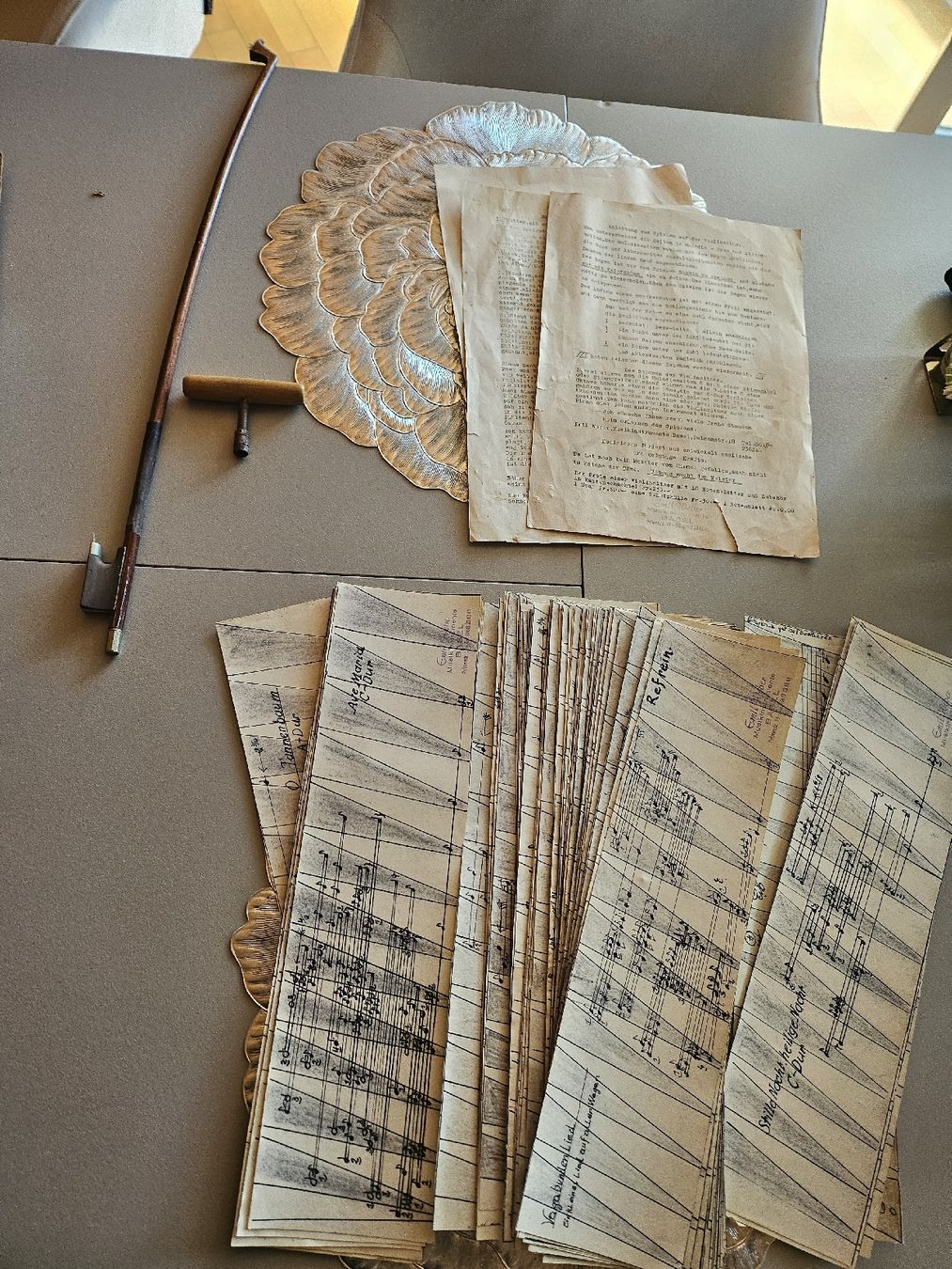 Instruments de musique: Konzert-Violin-Harfe mit Noten und Bogen – D'occasion à St. Gallen par Cocos_Ricardo 2
