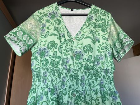 Robe longue verte imprimée taille S petite