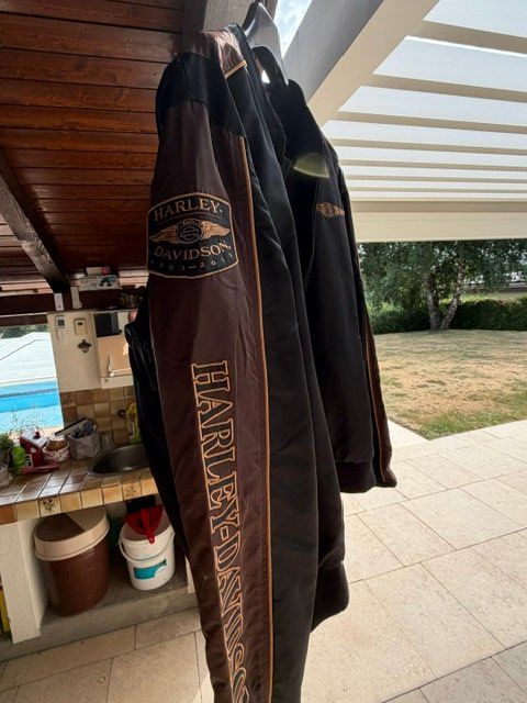Harley-Davidson Vestes: Harley-Davidson  110 Jahre-Jubiläumsblouson – Neuf (Voir description) à Marly par El10 1