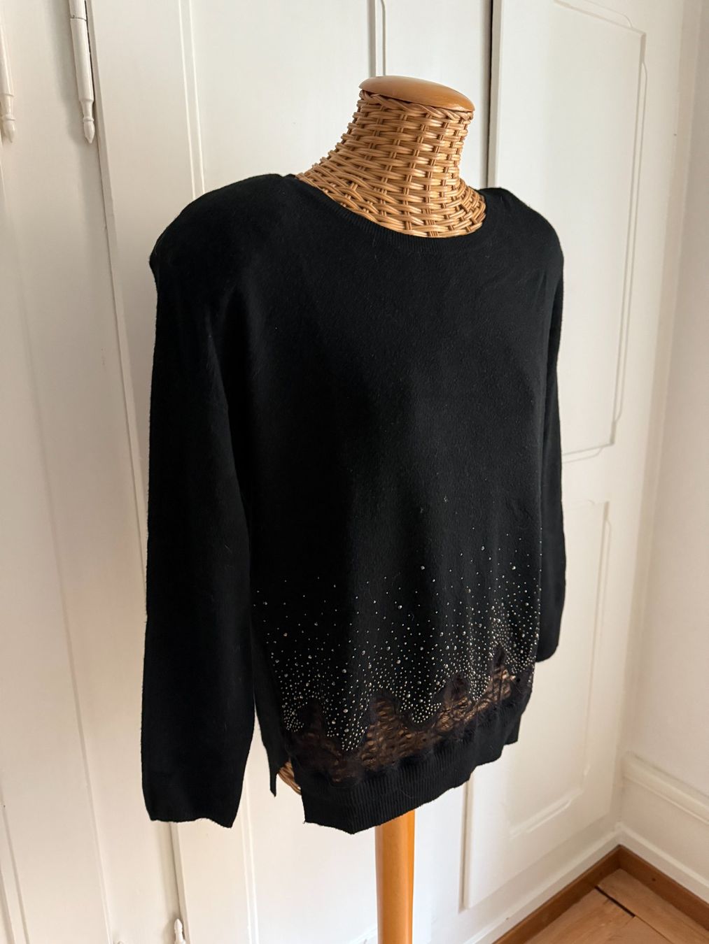 Pulls & Sweat-shirts: Pullover schwarz mit Strass L – D'occasion à Zürich par Diazaio 1