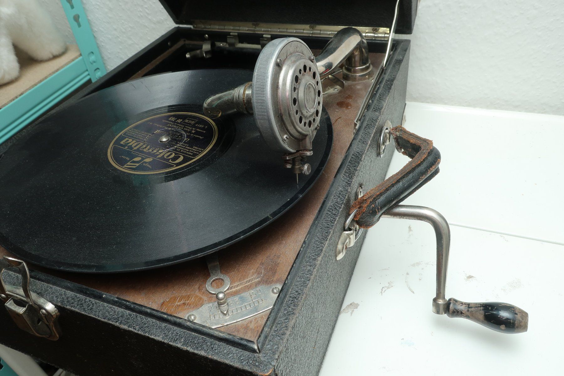 Tourne-disques: HEUTE Koffer Grammophon Triumphon DEFEKT – Défectueux à Zürich par dnk_nrd8