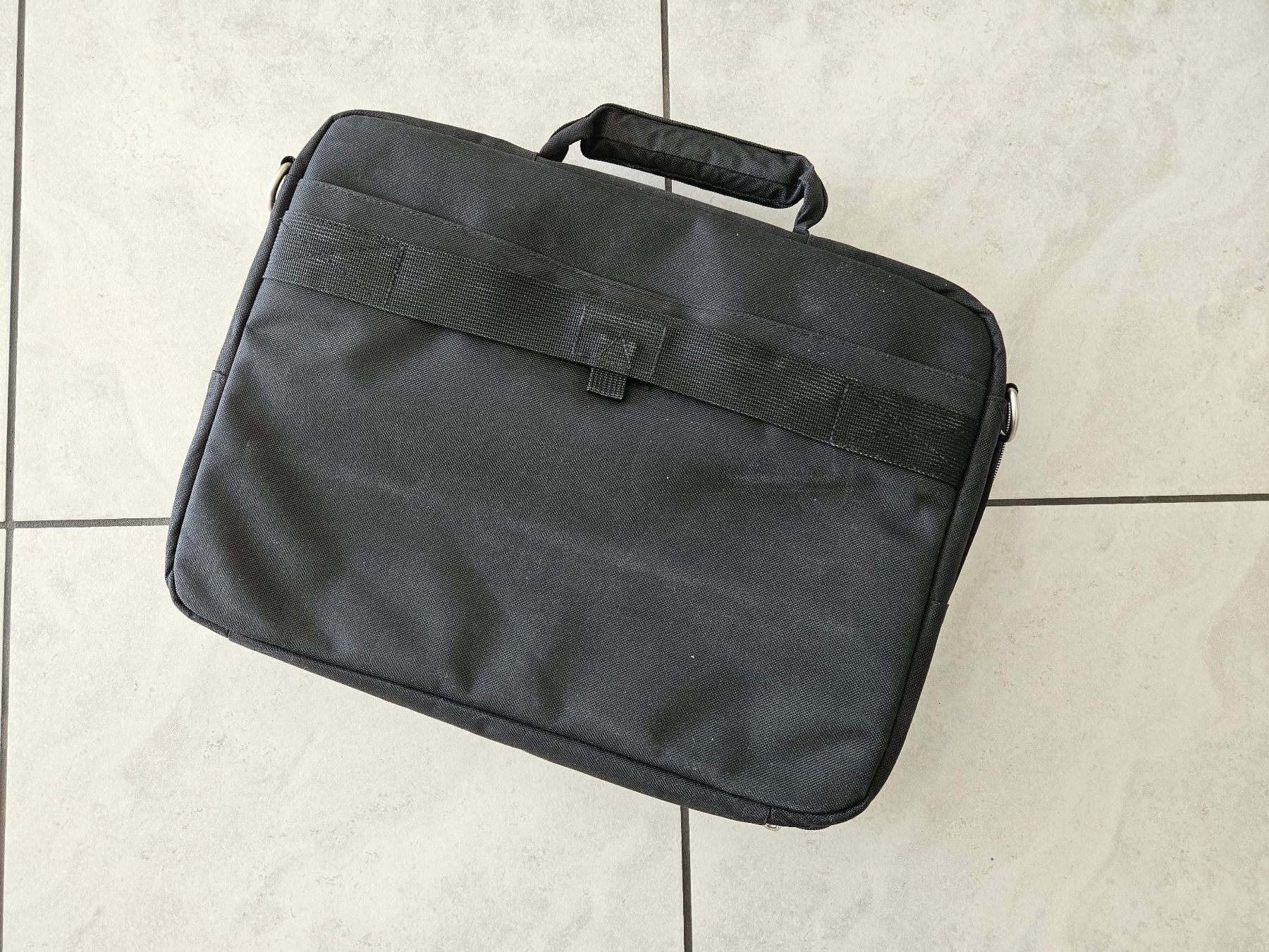 Borse: Laptop Tasche – Nuovo (secondo la descrizione) da Wauwil venduto da seriously3 2