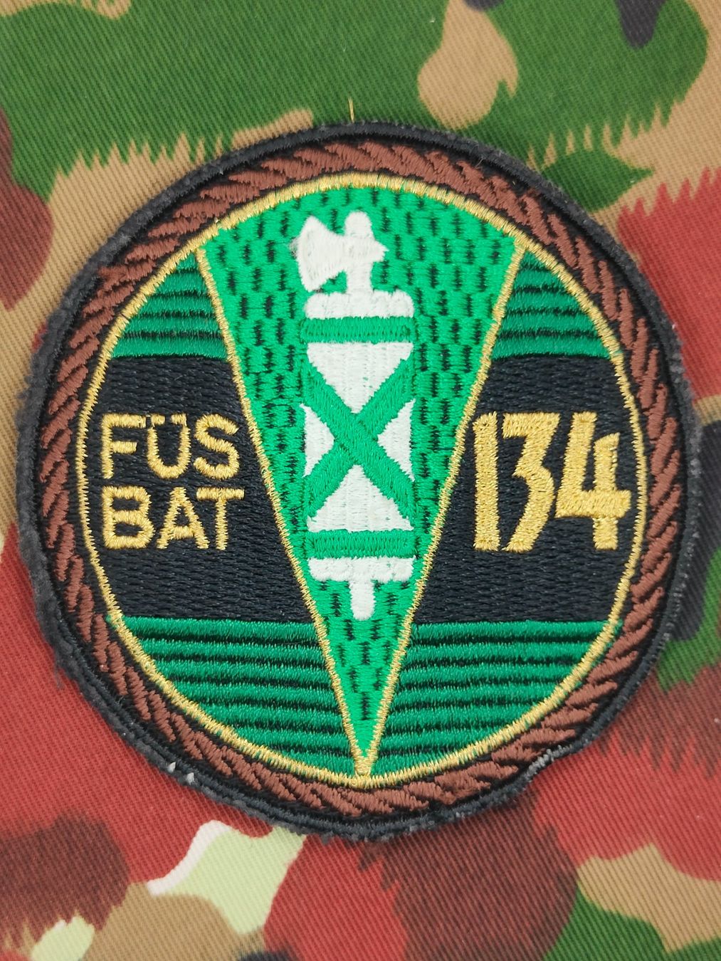 Schweizer Armee Placchette & Badge: Verbandsabzeichen Füs Bat 134 Kp 2 – Usato da Bauma venduto da SwissMilitaria