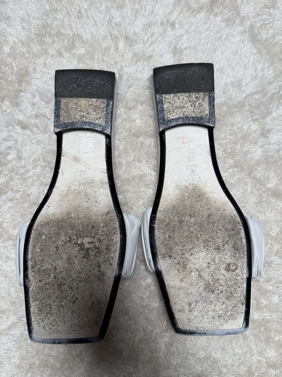 Khaite Damenschuhe: Khaite sandals 690$ – Gebraucht aus Barna von orbuyorcry 2