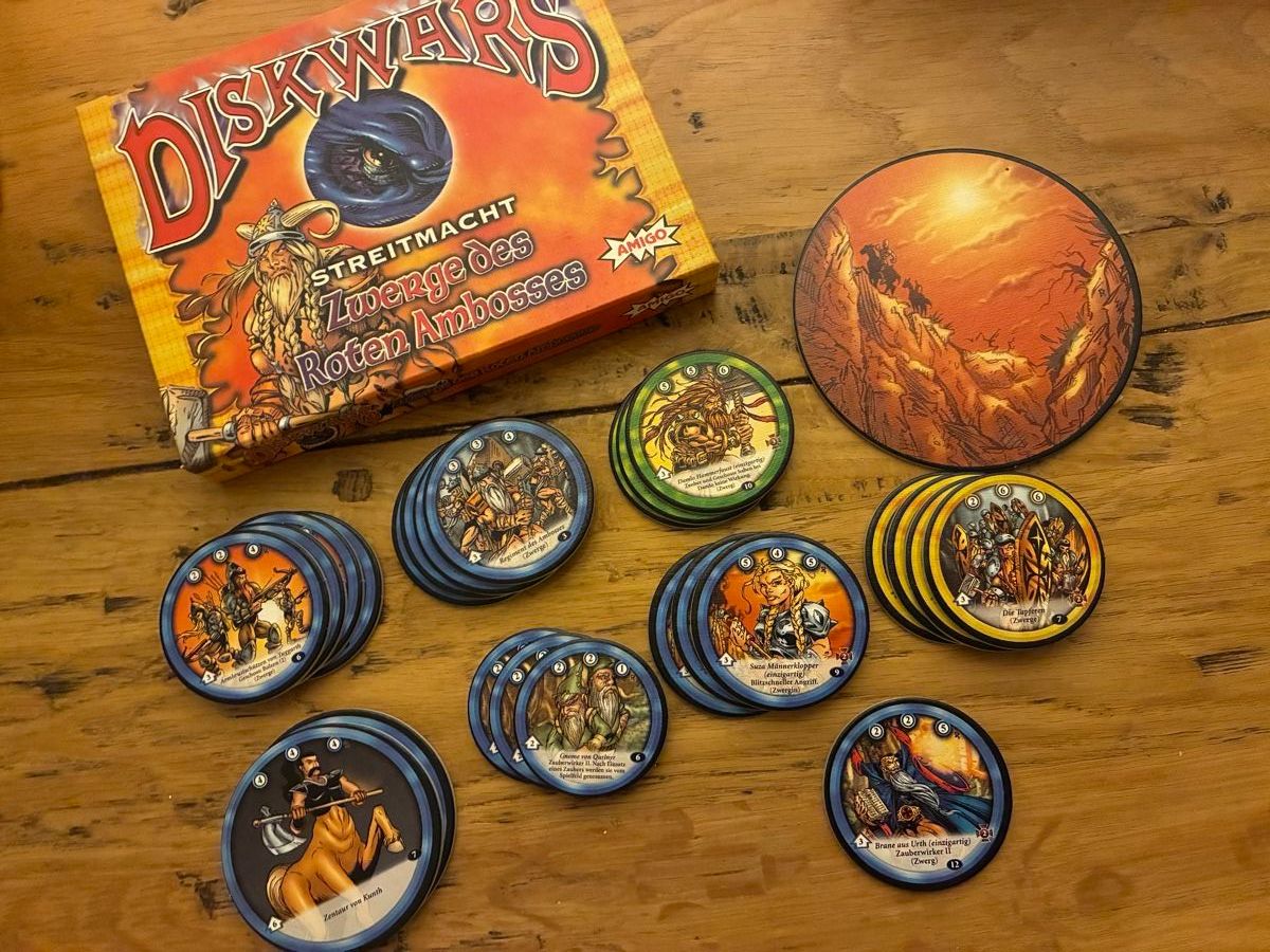 Amigo Giochi: Disk Wars - Table Top Set mit allen Fraktionen – Usato da Solothurn venduto da sebastianernst87 5