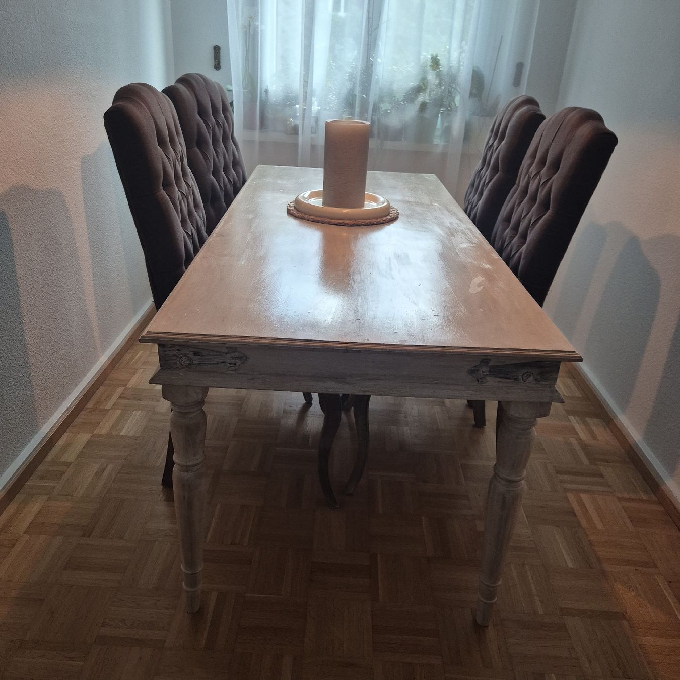 Set de table et chaises: Esstisch mit 4 Stühlen – D'occasion à Zürich par vitasana