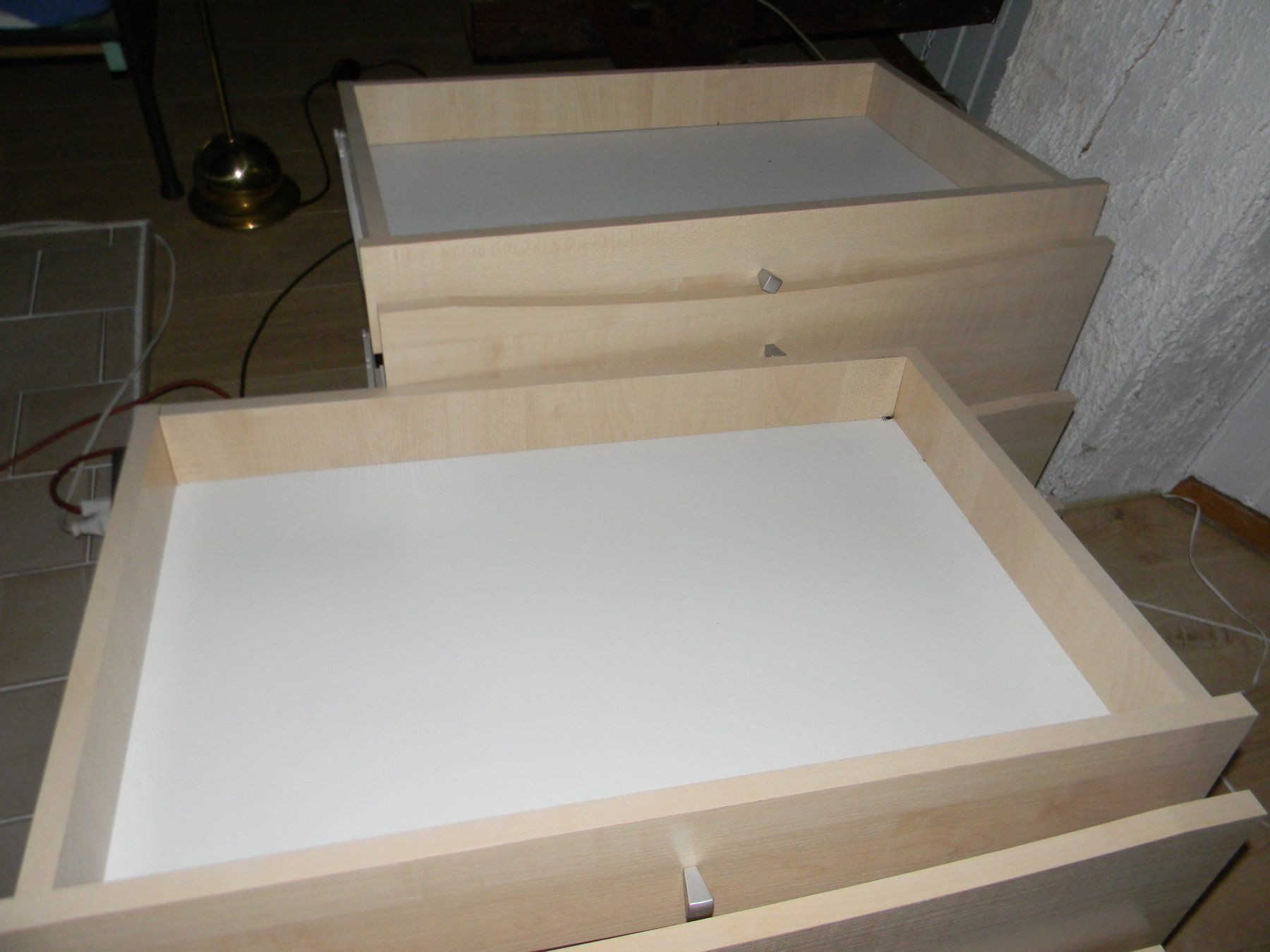 Conforama Cassettiere: 2 commodes en bois clair, 4 tiroirs chacune – Nuovo (secondo la descrizione) da Bournens venduto da monique048 1
