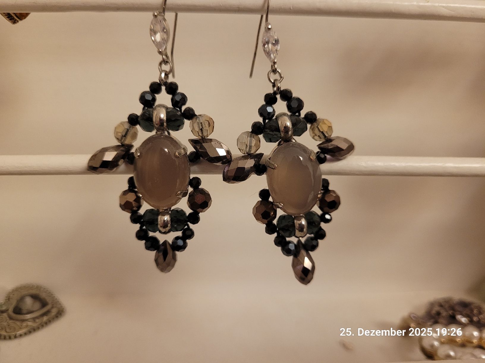 Orecchini pendenti & Orecchini a lobo: Elegante Ohrringe mit Steinchen – Usato da Bünzen venduto da Milly32 1