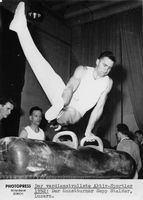 2x Original Pressefotos 1951/1952: Kunstturnen - Sepp Stalde