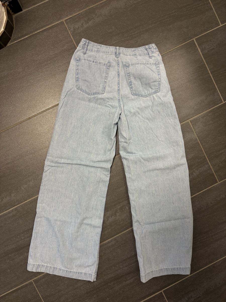 Mango Pantaloni: Mango Stoffhose im Jeans Look 34 – Usato da Rümlang venduto da svent 4