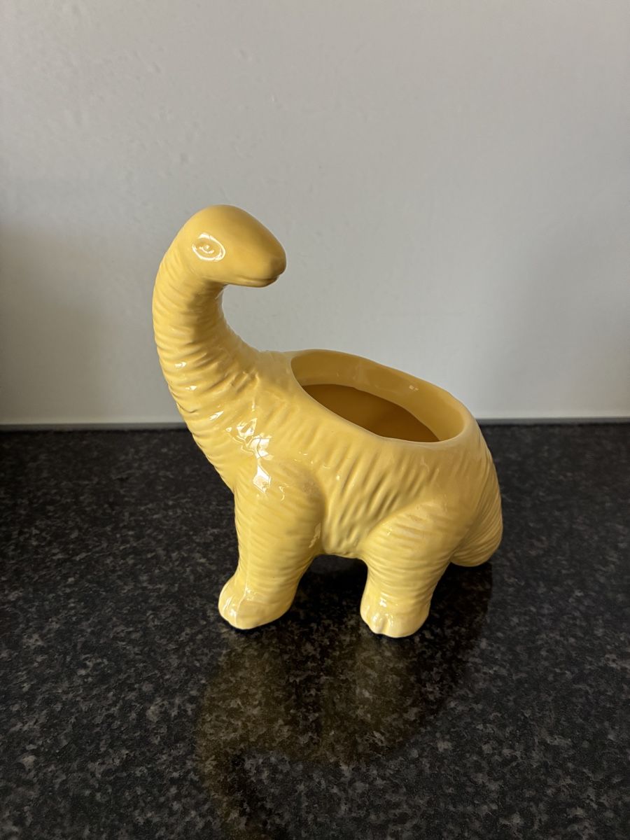 Figuren: Keramik Dinosaurier - gelb - Stiftehalter oder Blumentopf – Neu (gemäss Beschreibung) aus Trimbach von deb_6kng