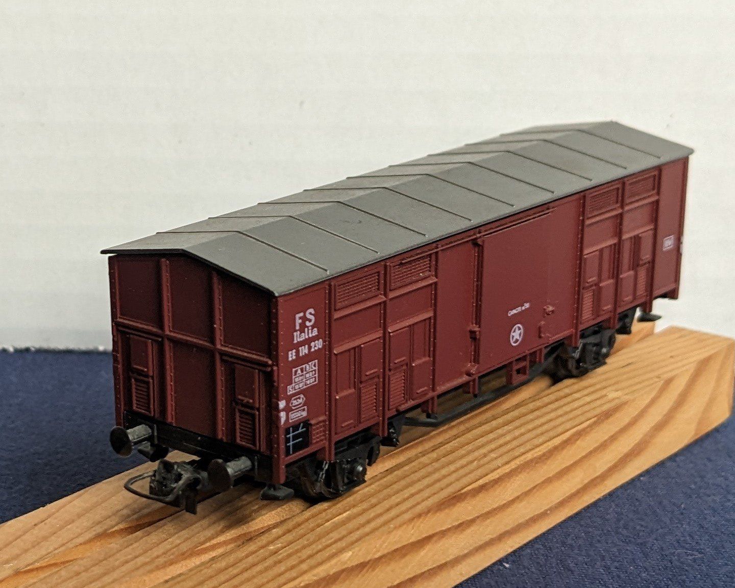 Roco Modelleisenbahnen: Roco (4300S) FS Wagon couvert EE Ep3 – Neu (gemäss Beschreibung) aus Léchelles von dan_q8wr 3