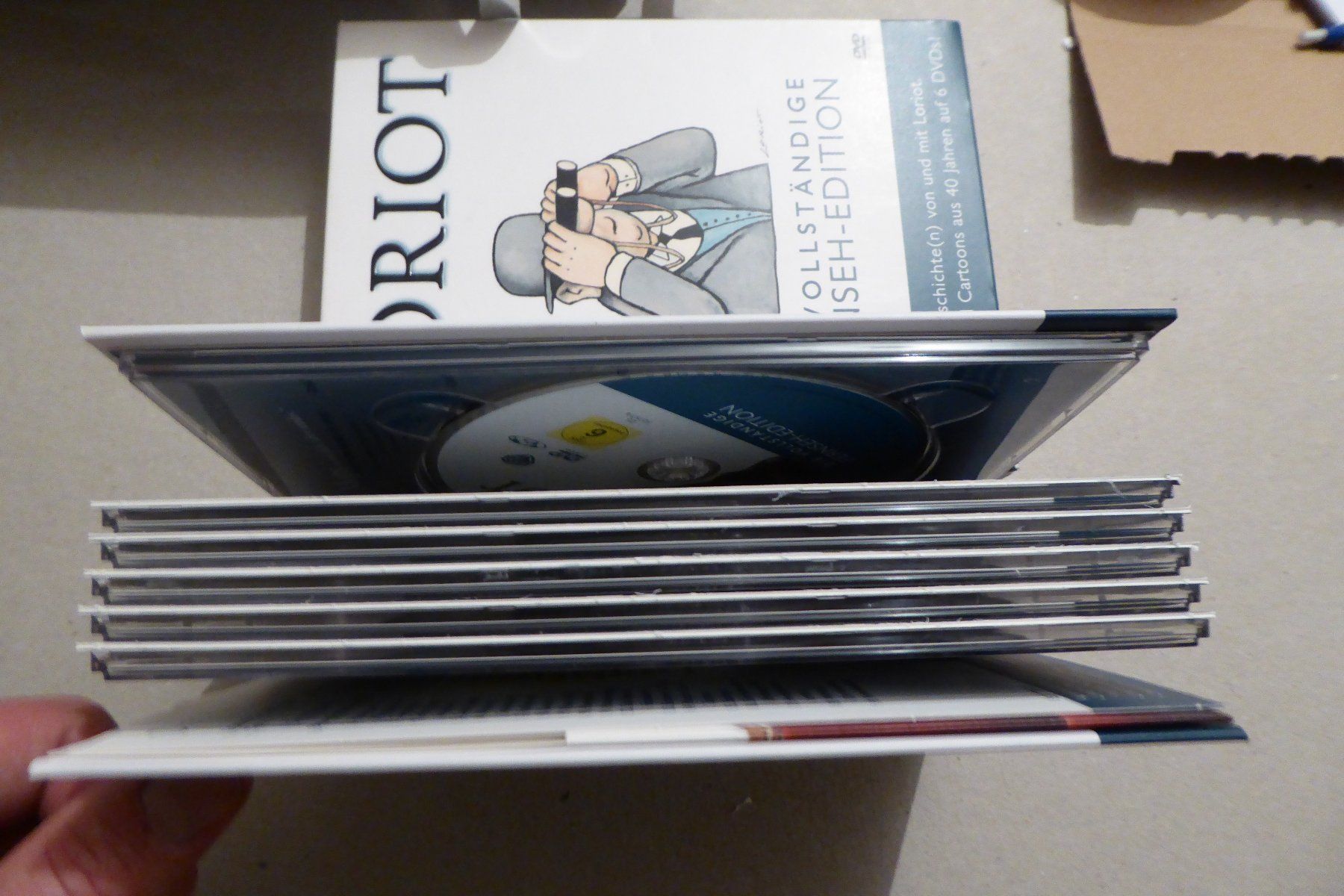 Tutti i DVDs: DVD Loriot vollständige Fernseh Edition – Usato da Allschwil venduto da Summelsarium 7