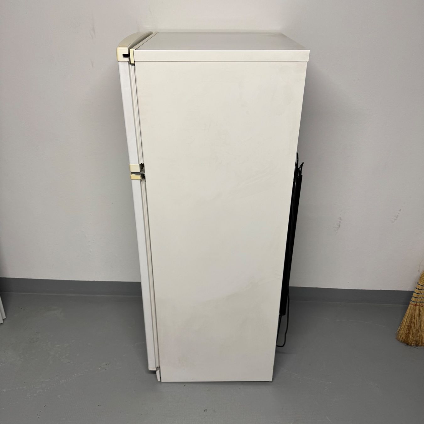 Whirlpool Kühlschrank: Frigo Whirlpool – Gebraucht aus La Chaux-de-Fonds von _x.c_4 4