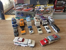 Diverse Team Transporter 1:64 Modellautos