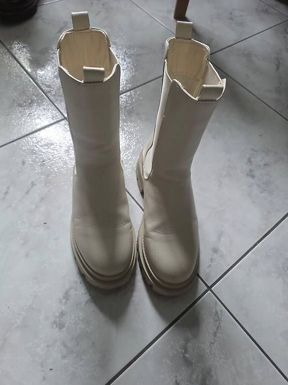 Scarpe da donna: Comodo stivaletto – Usato da Cugnasco venduto da iva_yw8k 1
