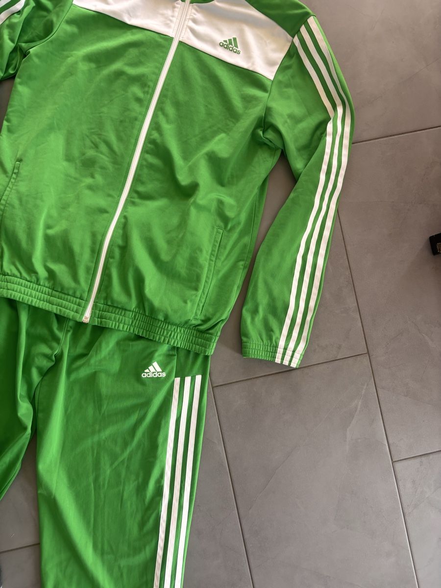 Adidas Completi, tute sportive e funzionali: Adidas Trainer Vintage 2013 M – Usato da Schmitten FR venduto da Hubalo 3