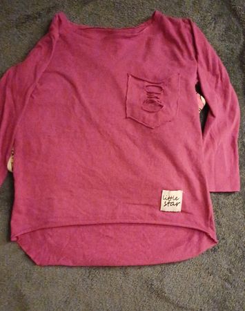 Pinkes Mädchenshirt mit Tasche Grösse 104, Langarmshirt