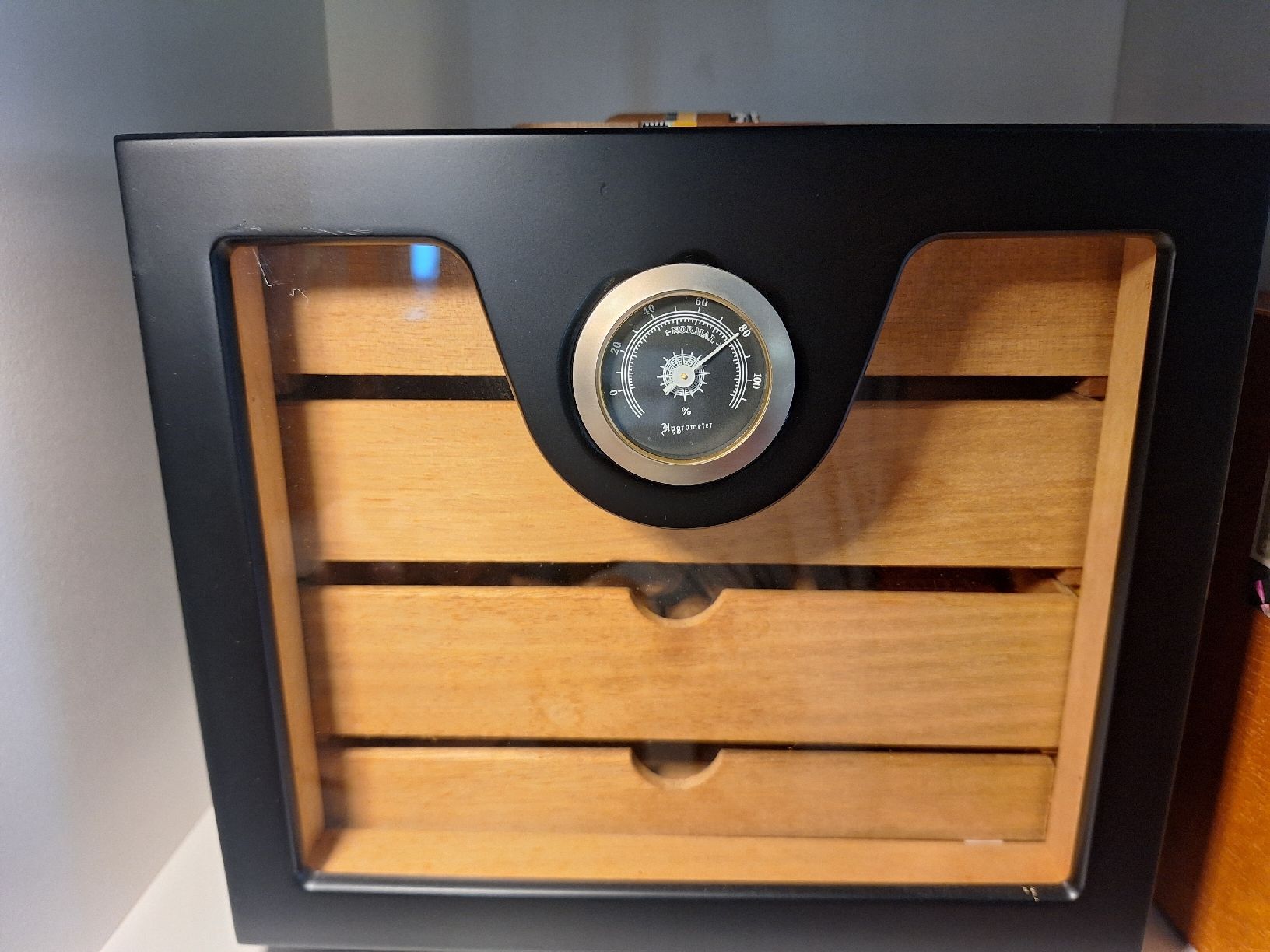 Humidore: Humidor mit Zigarren und Zubehör – Neu (gemäss Beschreibung) aus Gretzenbach von Chillkrot