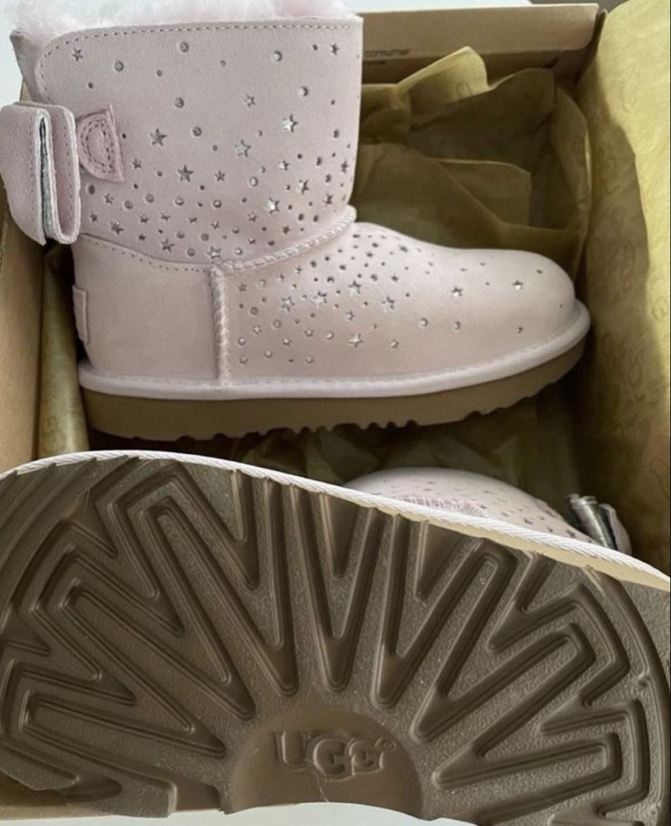 Ugg Scarpe per ragazze: UGG Classic Mini Bow Sternchen Gr.31 Neu mit Karton – Nuovo e nell'imballaggio originale da Freidorf TG venduto da nad_fxh7 1