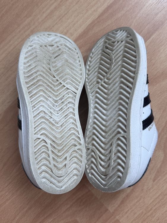 Adidas Scarpe per ragazzi: Chaussures Adidas Superstar Bébé, taille 25 – Usato da Neuchâtel venduto da Manita2012 3