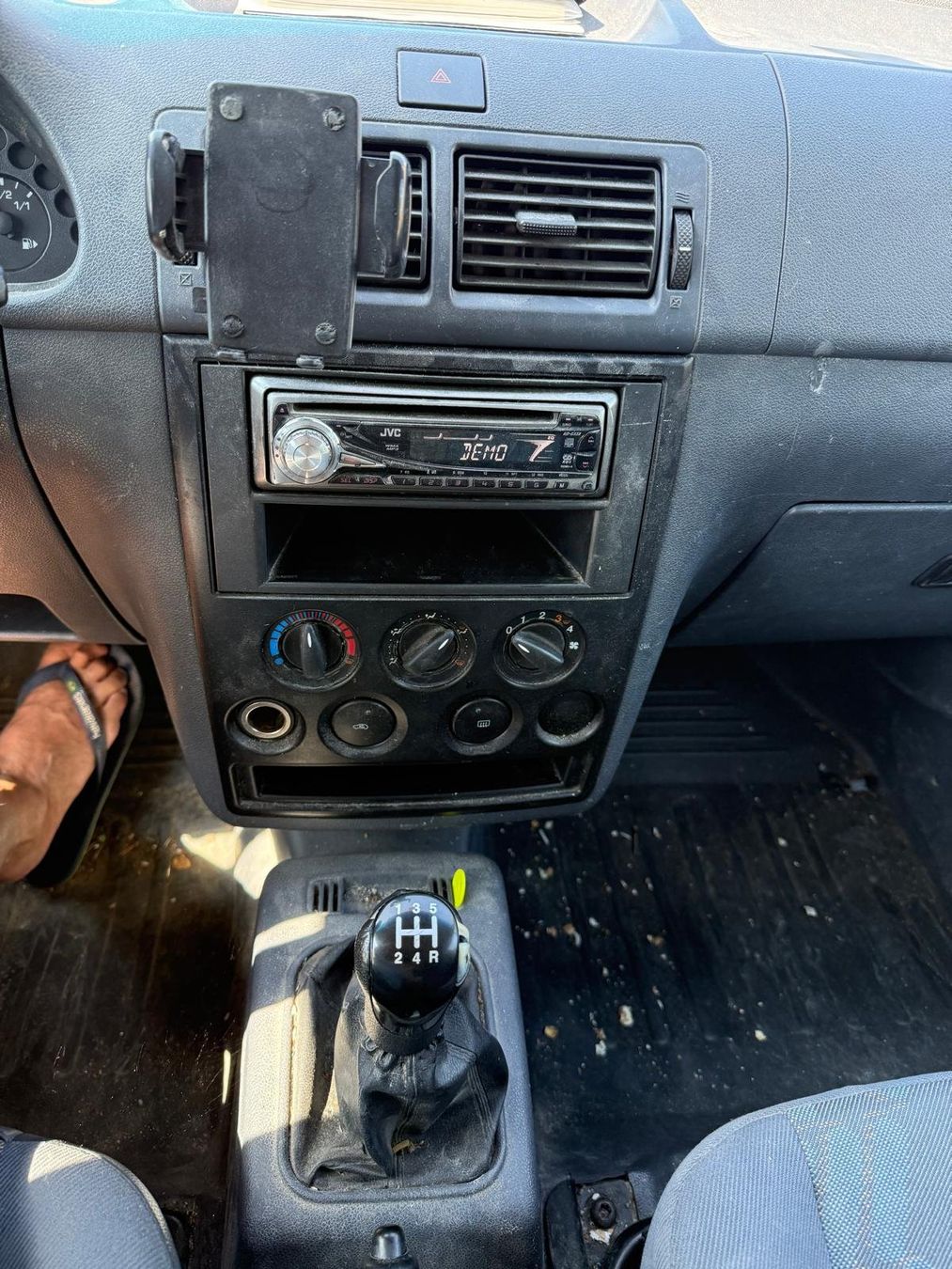 Ford Nutzfahrzeuge: Ford Connect 220s – Gebraucht aus Bernex von Wannabehasbeen01 6