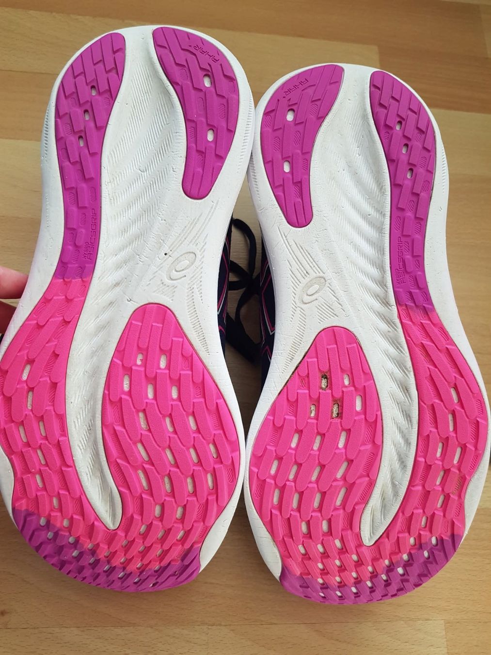 Asics Scarpe da uomo: Asics Gel Nimbus 26 / Gr. 41.5 – Usato da Muhen venduto da Serdbeeri 2