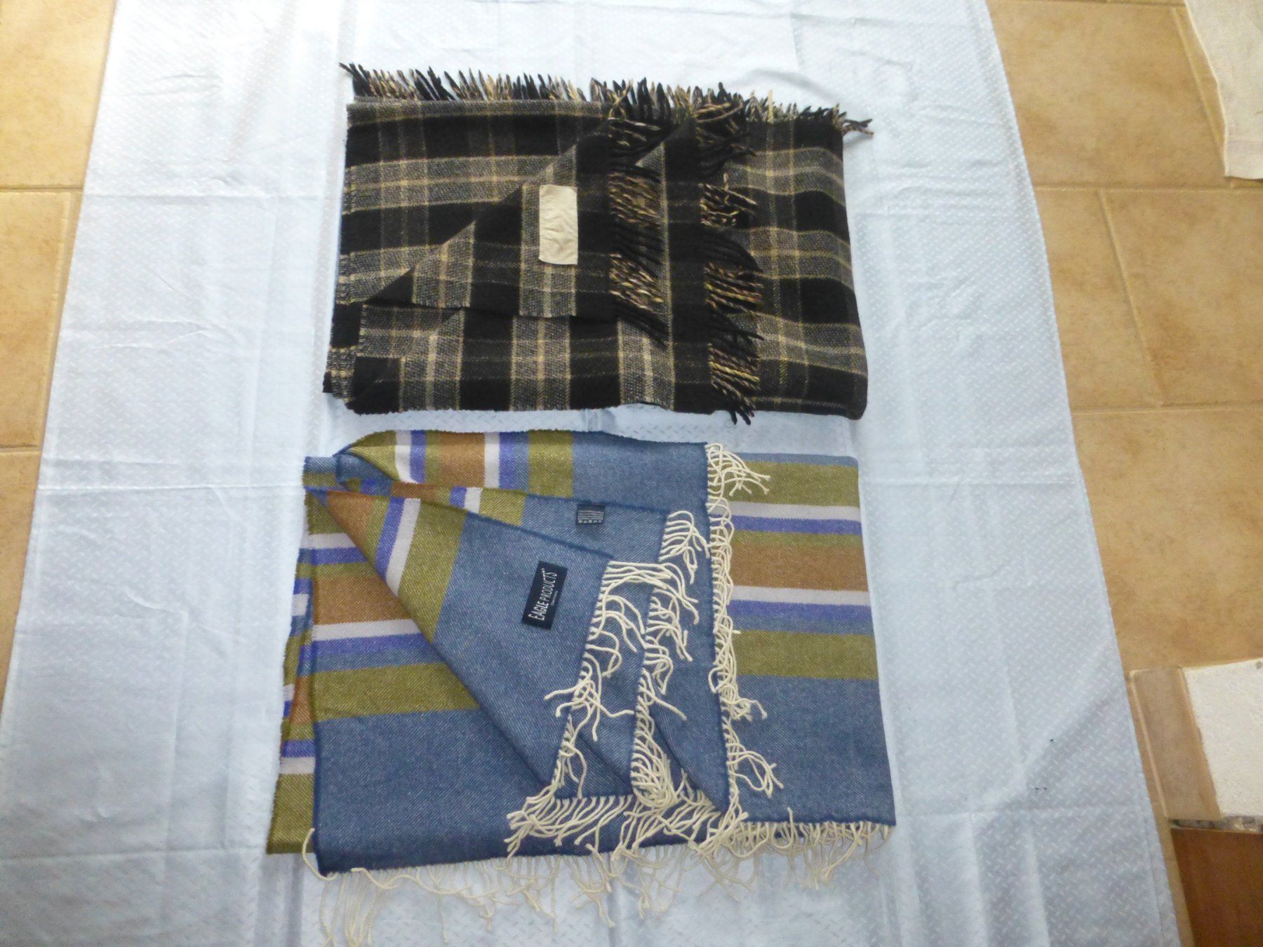 Coperte: zwei Wolldecken von Eagle & Jab Taormina Plein – Usato da Würenlingen venduto da drago56